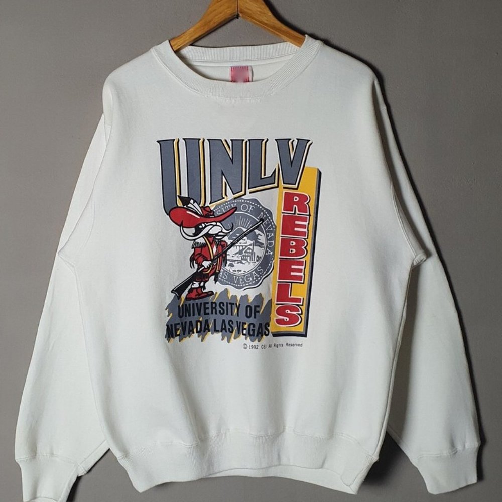 1992 University of Nevada Las Vegas Rebels sweatshirt 1990s retro tee